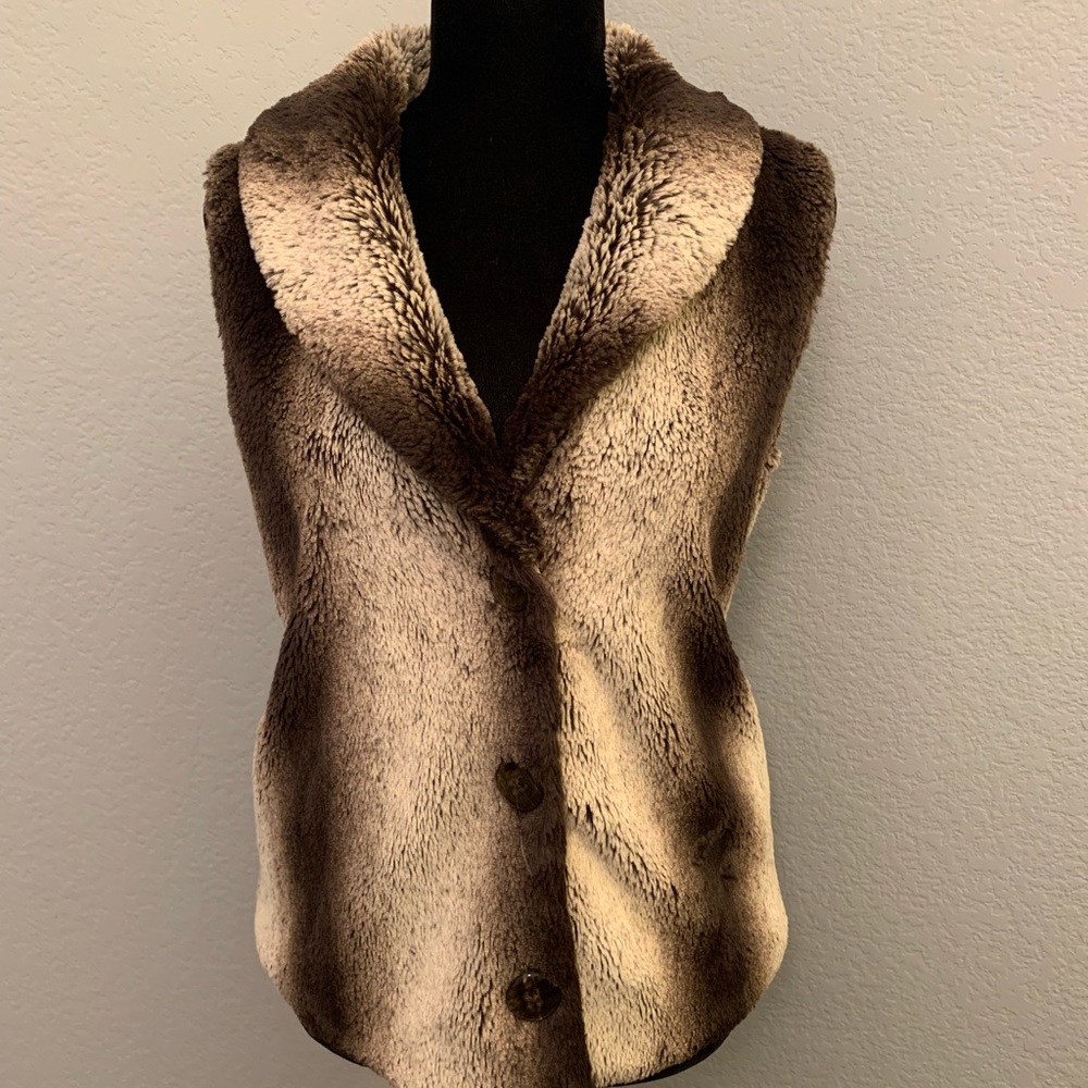 JUN Faux Fur Vest
